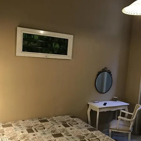 Hotel Short